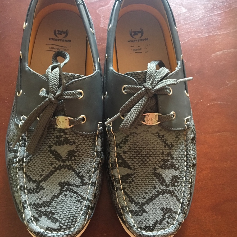 Men’s snake skin print top siders shoes 🐍